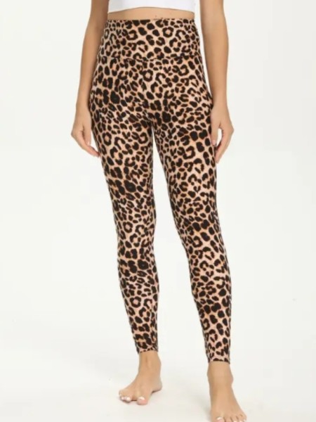 Leopard print leggings with high waist, tight fit, and stretch yoga cropped pants