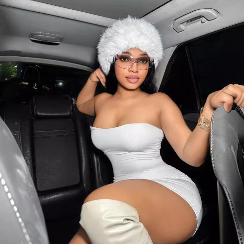 Backless solid color strapless dress