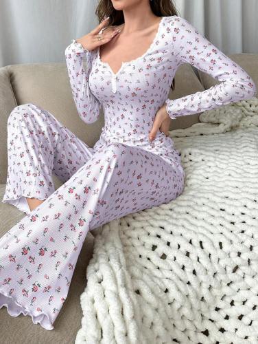 Long sleeved long pants pajamas two-piece set