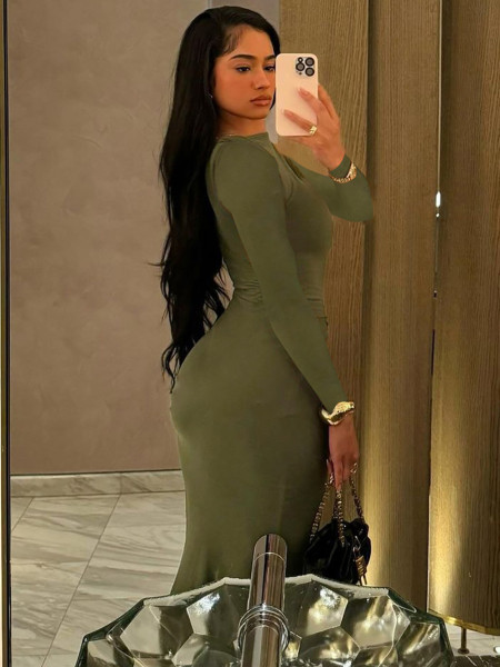 Round neck long sleeved pleated fish tail long dress