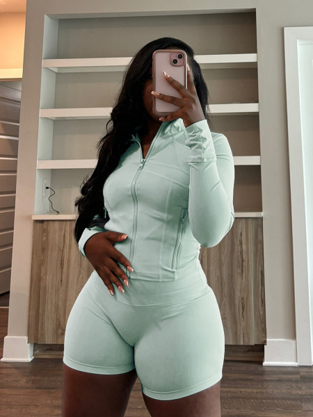 Sports tight fitting long sleeved shorts two-piece set