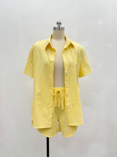 Two pieces of sleeveless top, wide leg pants