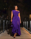 Women's dress with shoulder baring and waist cinching dress