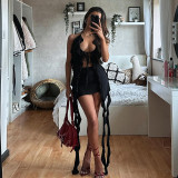 Hanging neck, exposed back, tied straps, mesh vest