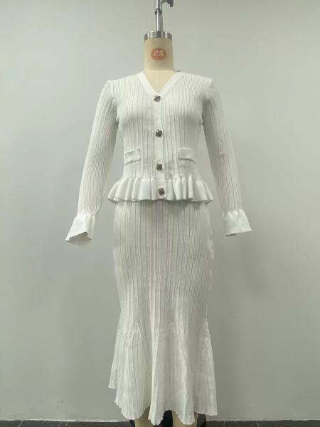 V-neck knitted cardigan half skirt two-piece set