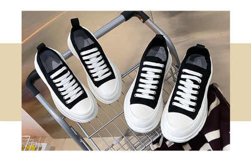 Thick soled low cut canvas shoes