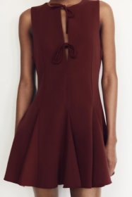 Bow shaped sleeveless dress