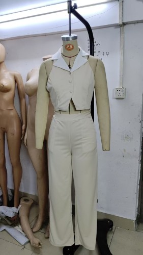 Splicing contrasting color top loose straight leg pants set