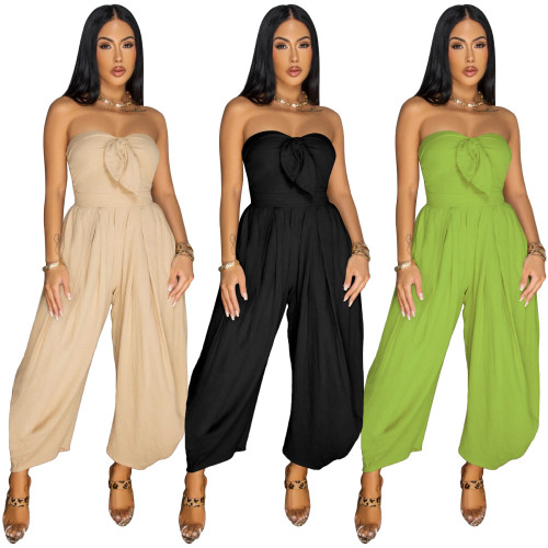 Solid color jumpsuit with wrapped chest collar