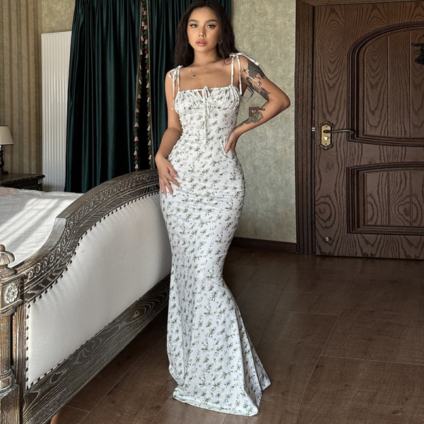 Small floral suspender dress with large swing skirt