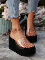 Transparent open toed thick sole with a straight stripe, wearing cool slippers outside Transparent open toed thick sole with a straight stripe, wearing cool slippers outside