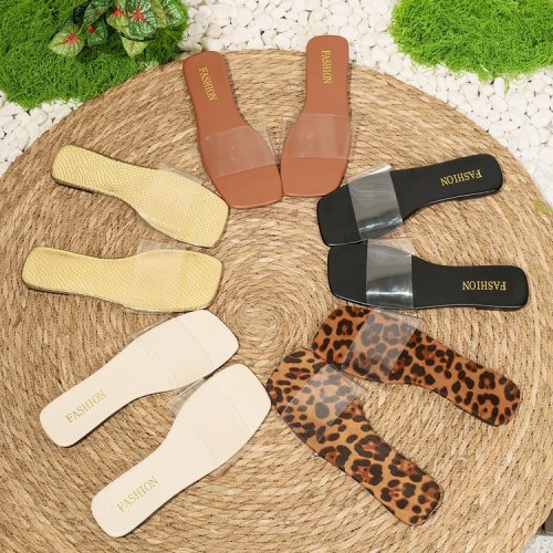 Flat bottomed women's shoes, comfortable and versatile beach sandals