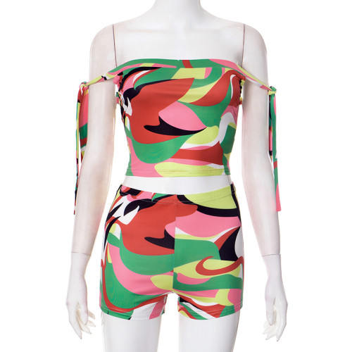 Colorful printed one shoulder strap top, tight shorts two-piece set