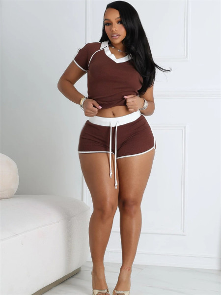 Sports short sleeved top with drawstring shorts set