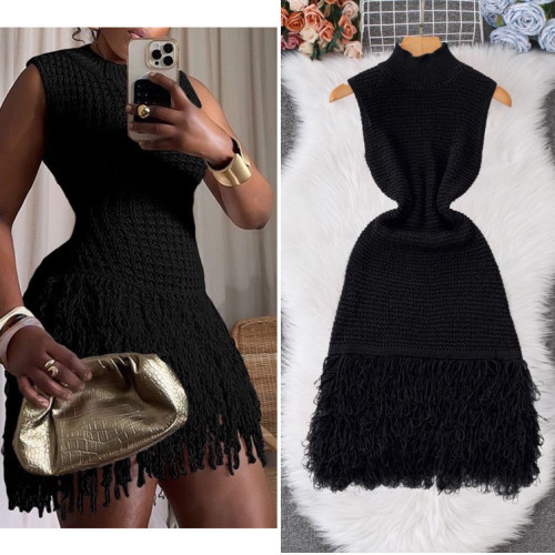 Sleeveless fringed woolen dress