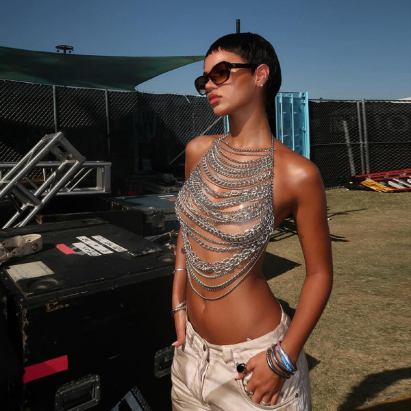 Metal chain hanging neck backless vest