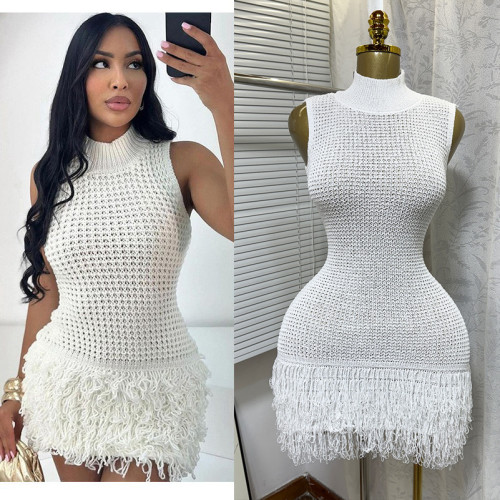 Sleeveless fringed woolen dress