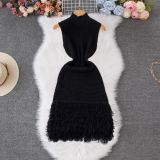 Sleeveless fringed woolen dress