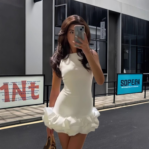 Solid color fungus edge splicing flower bud skirt sleeveless round neck shoulder strap short skirt
