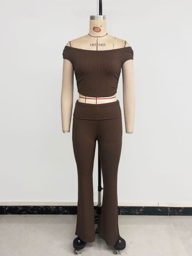 Versatile and minimalist set