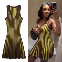 V-neck sleeveless French striped knitted short dress V-neck sleeveless French striped knitted short dress