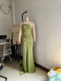 Solid color long skirt, one shoulder pleated dress