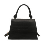Single shoulder minimalist diagonal commuting bag
