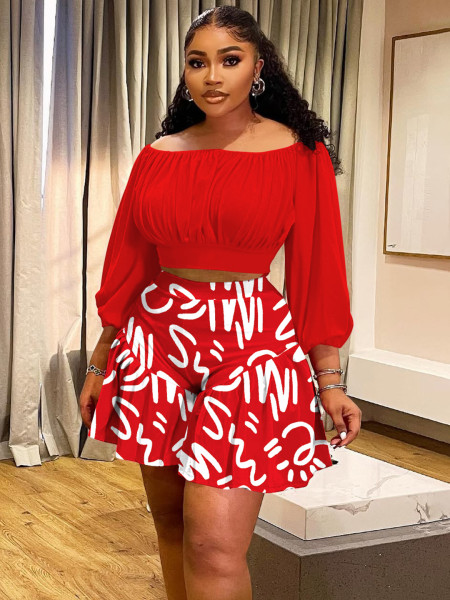 Two piece set with plus size pleats and a single neckline for fluffy waist cinching