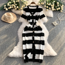 V-neck short sleeved button knit dress, hip hugging skirt V-neck short sleeved button knit dress, hip hugging skirt