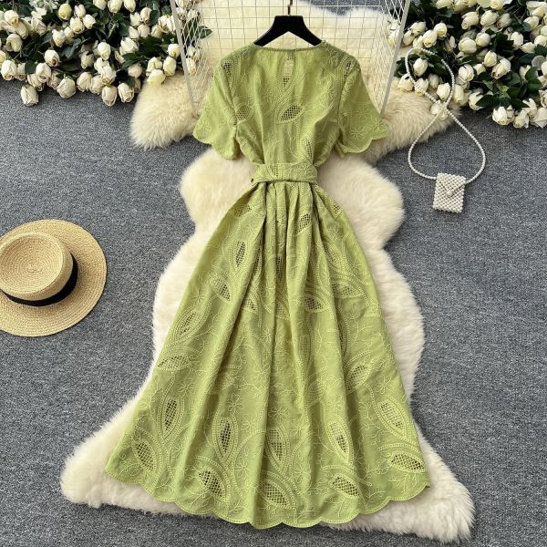 Single breasted hollowed out embroidered round neck waist cinched short sleeved dress