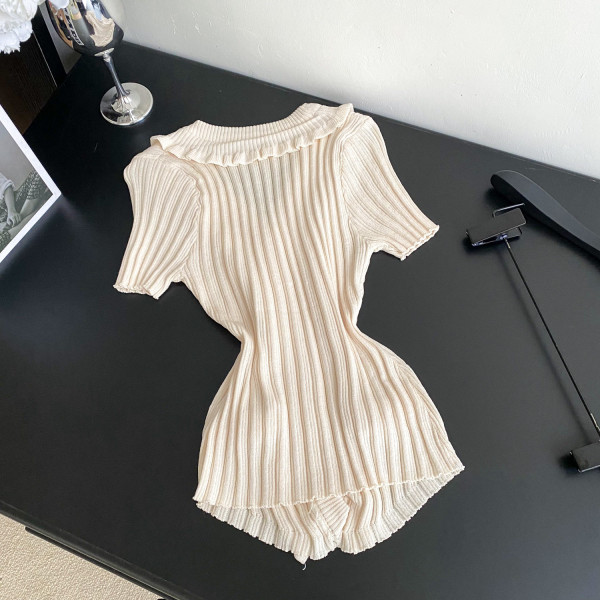 Short sleeved knitted shirt with mushroom edge V-neck top