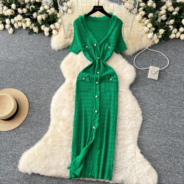 V-neck metal single breasted hip hugging knitted dress