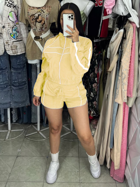 Long sleeved zipper woven shorts two-piece set