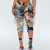 Printed elastic high waisted hip hugging cropped pants