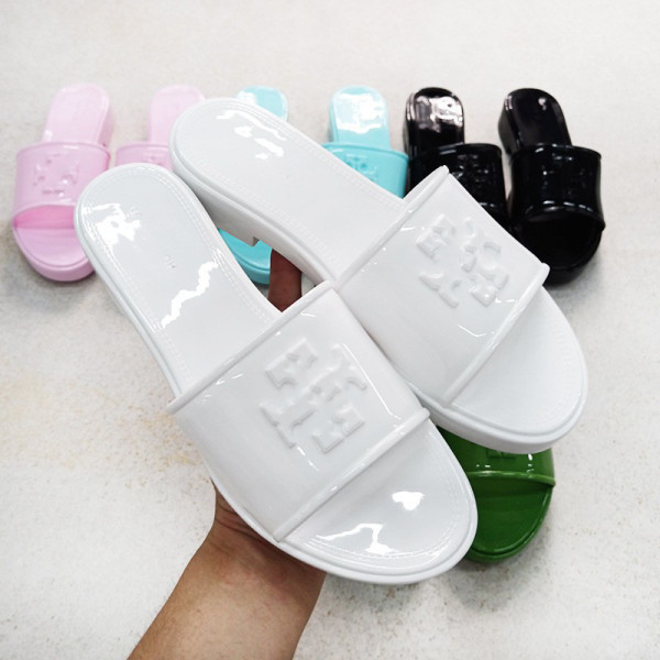 Middle heel flip flops