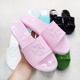 Middle heel flip flops