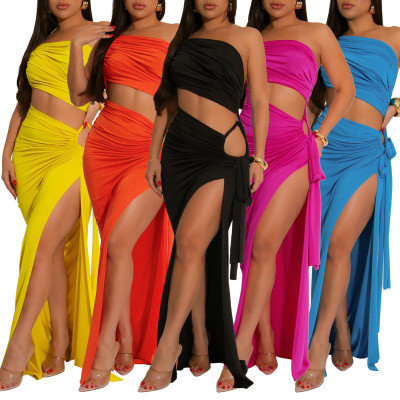 Solid color slanted neck strapless slit dress