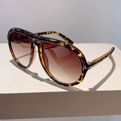 Double beam sunshade sunglasses with large frame and Michelin glasses