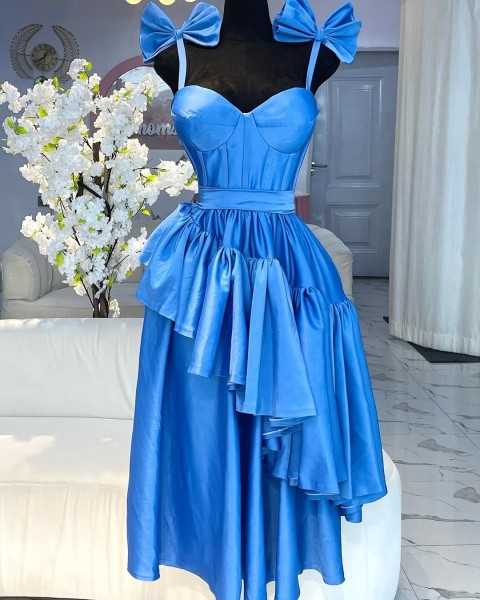 Waist up, big swing, suspender, bow dress