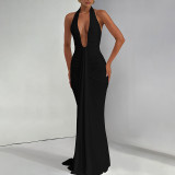 Deep V-neck hanging neck pleated dress