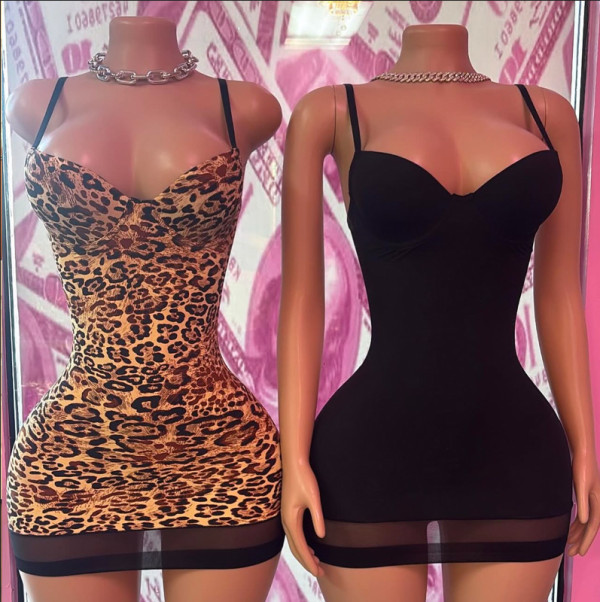 Tightening the abdomen, lifting the buttocks, and enhancing the body with a seamless thin sling design