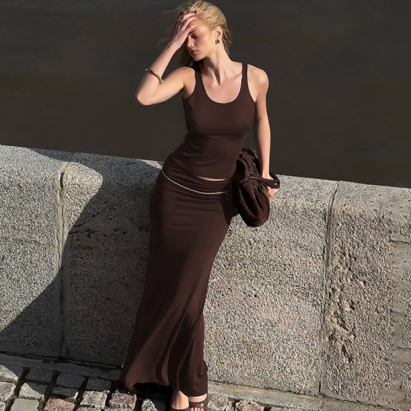 Solid color vest pleated skirt set