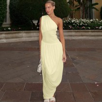 Wrinkle patchwork solid color single shoulder dress