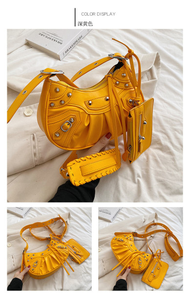 Wrinkled Crescent Mother Single Shoulder Bag for Women, European and American Retro Rivet Motorcycle Bag