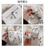 Wrinkled Crescent Mother Single Shoulder Bag for Women, European and American Retro Rivet Motorcycle Bag