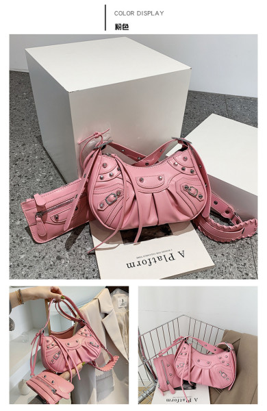 Wrinkled Crescent Mother Single Shoulder Bag for Women, European and American Retro Rivet Motorcycle Bag