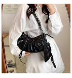 Wrinkled Crescent Mother Single Shoulder Bag for Women, European and American Retro Rivet Motorcycle Bag