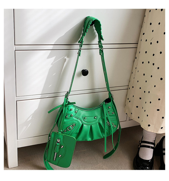 Wrinkled Crescent Mother Single Shoulder Bag for Women, European and American Retro Rivet Motorcycle Bag