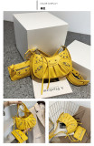 Wrinkled Crescent Mother Single Shoulder Bag for Women, European and American Retro Rivet Motorcycle Bag