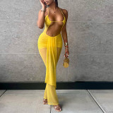 Perspective hanging neck, exposed navel, slightly flared long jumpsuit